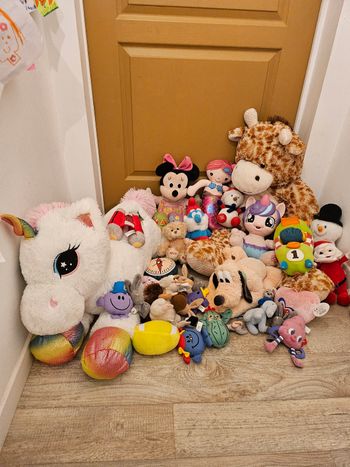 Lot peluches et doudous