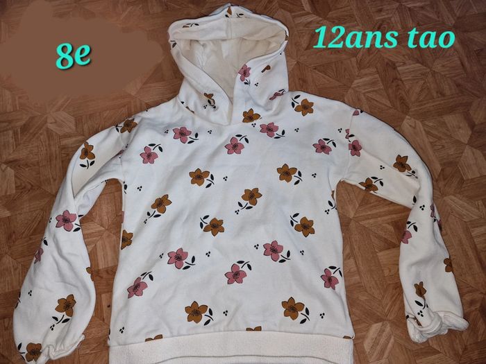 Pull capuche 12ans tape à l'œil