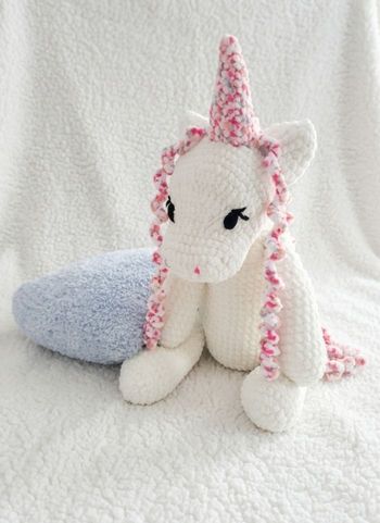 Peluche licorne 🌈 douce et moelleuse crocheté à la main neuve