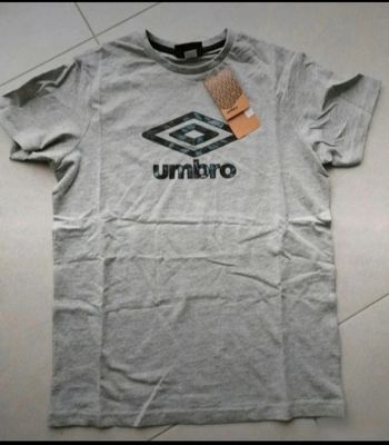 T shirt umbro neuf 14 ans