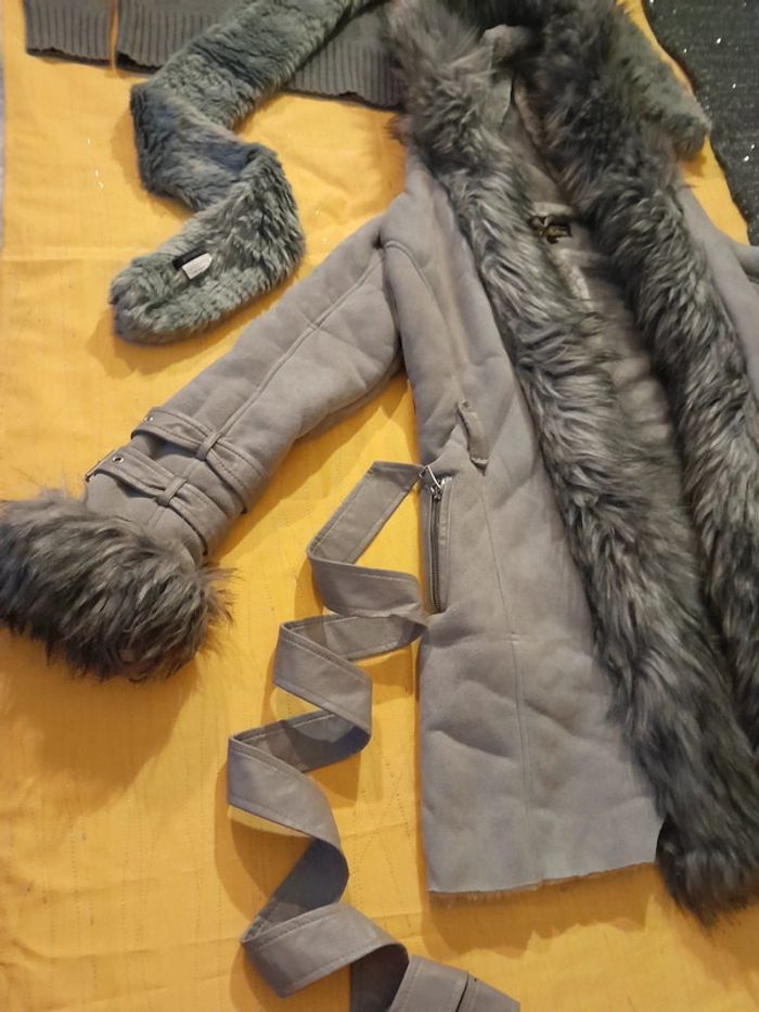 Gros lot Hiver Femme S Manteau + 2 écharpes + bonnet + pull assorti + gants - photo numéro 7
