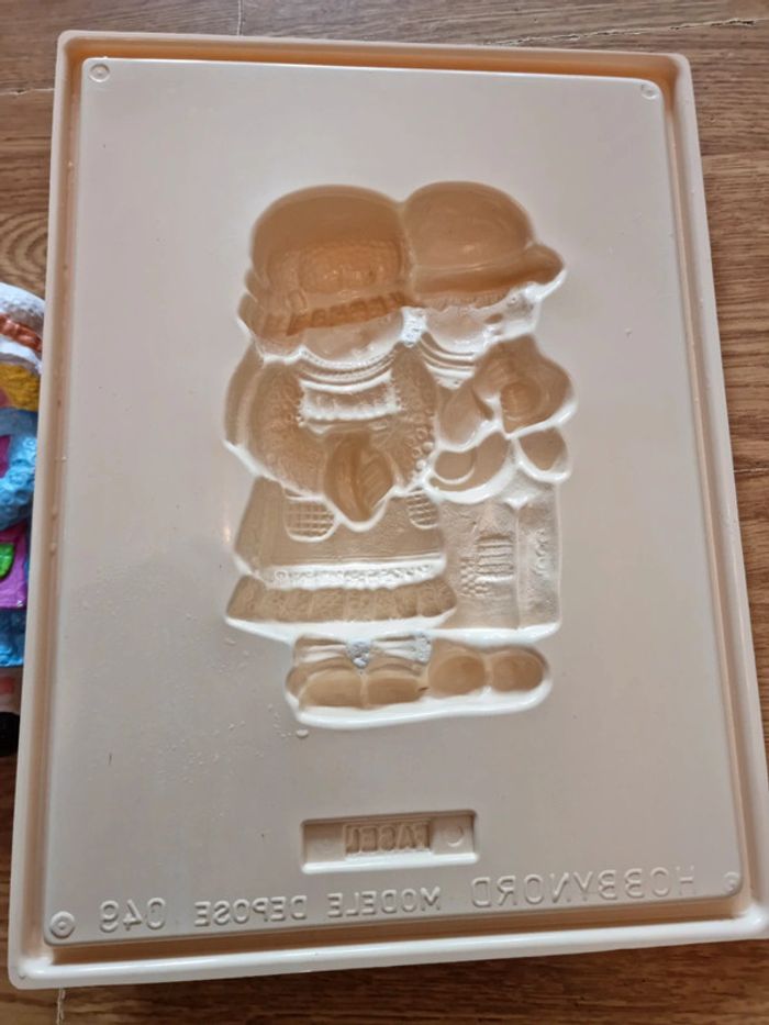 Moule couple d'enfants vintage pour peinture - photo numéro 2