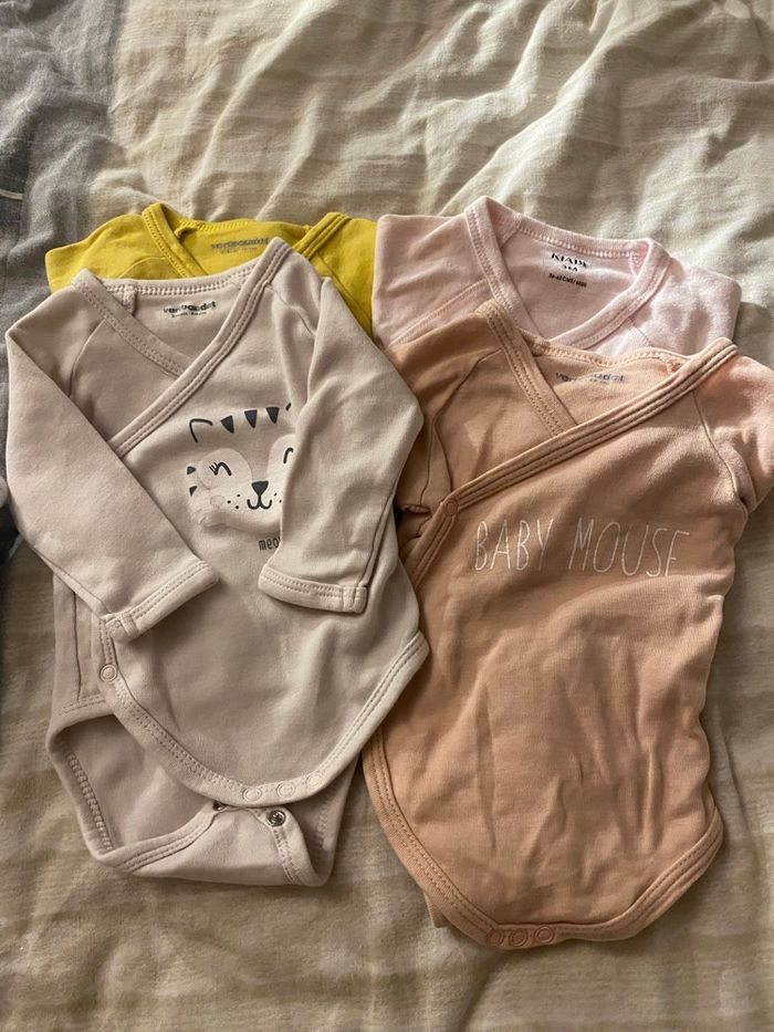 7 body mixte TBE taille 3 mois différente marque - photo numéro 2