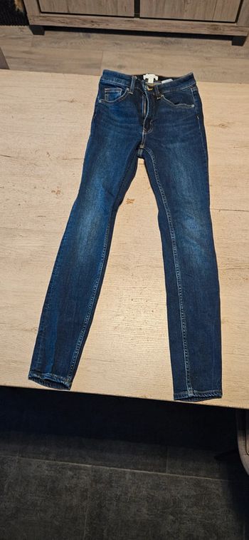 Jean s slim bleu foncé, H&M, taille 34, peu mis