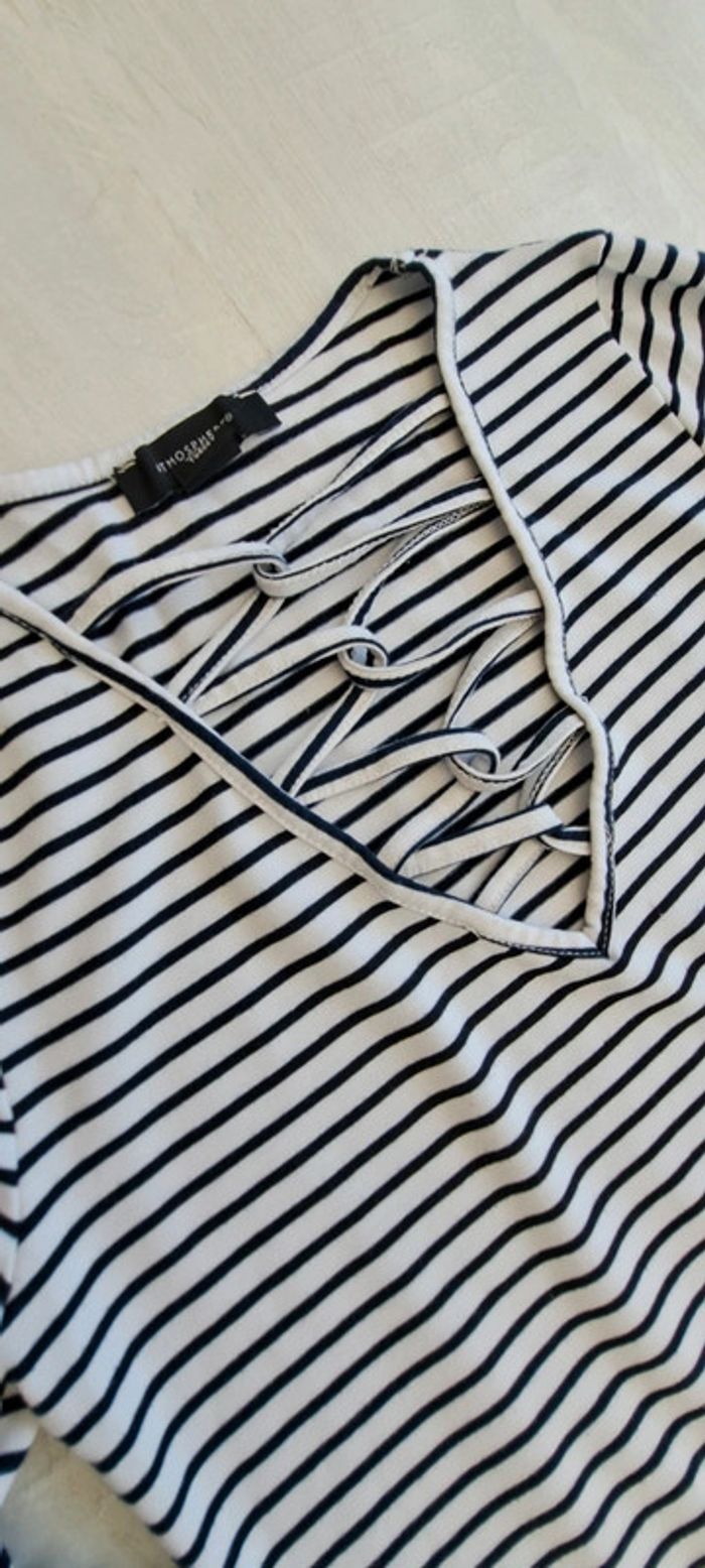 Blouse marinière Atmosphère - taille 32 - manches évasées- décolleté en V laçage - mi-saison - photo numéro 2