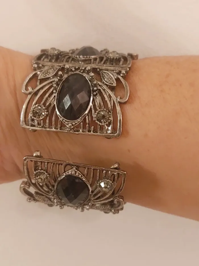 Bracelet fantaisie fleur 🌸 noire - photo numéro 5