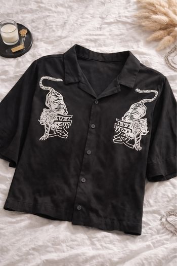 Chemisier noir Bershka – motifs tigres 🐅 – Taille S 