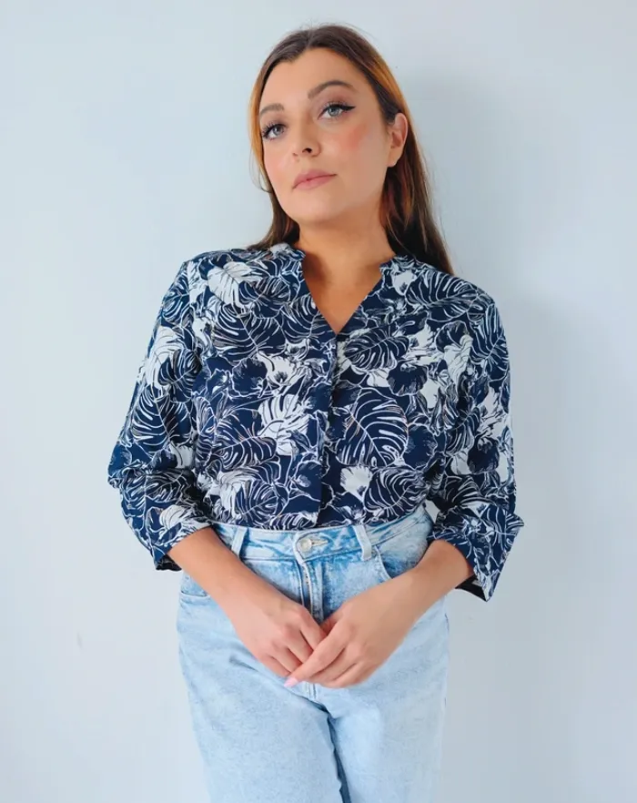 Blouse légère et fluide bleu marine imprimé tropical casual chic Damart taille 38 - photo numéro 3
