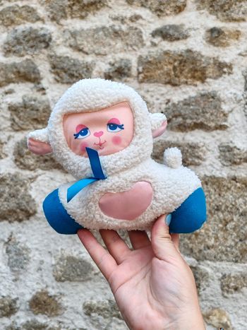 Mouton Fisher Price cuddle light lamb