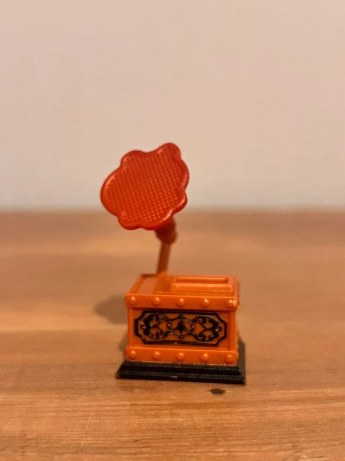 Monster high robecca steam gramophone