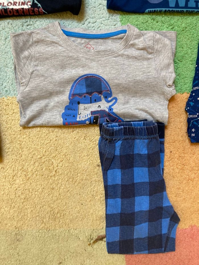 Lot de 3 pyjamas  - Garçon 👦 - 5 ans - TBE - photo numéro 2