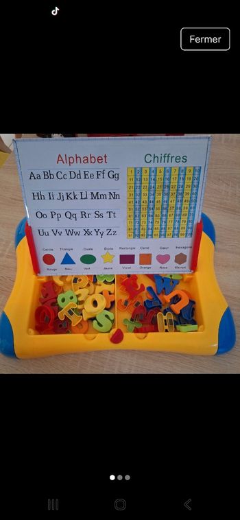Tableau avec lettres aimantées