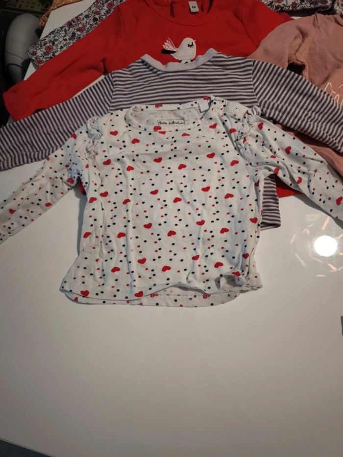 Lot Tshirt manche longue fille 6 mois - photo numéro 5