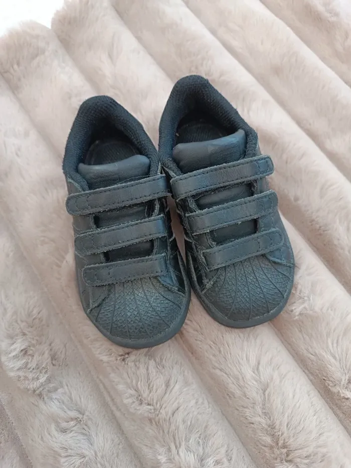 🔸 Baskets Scratchs Adidas Superstar Noires 22🔸 - photo numéro 2