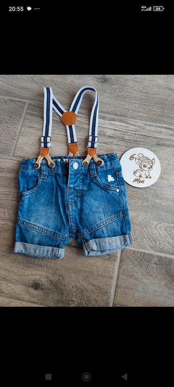 Magnifique petit short à bretelles 🤟