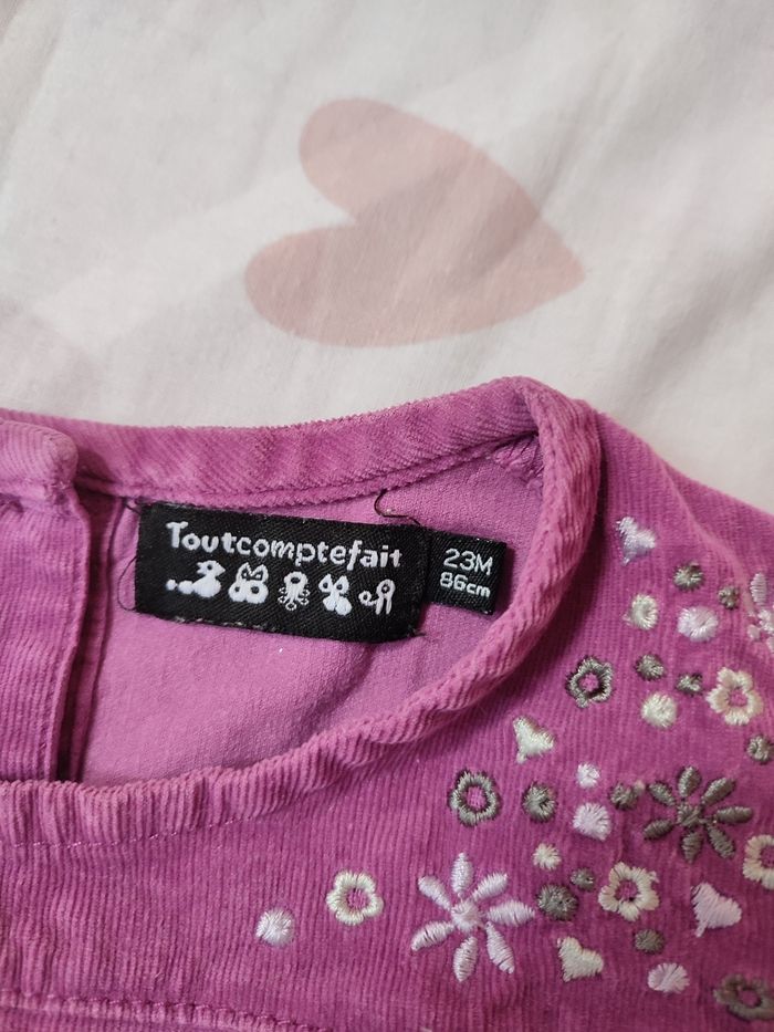 Robe en velours avec broderie - Violette - 23 mois - Très bon état - Tout compte fait - photo numéro 5