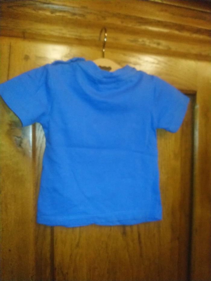 Joli tee shirt bébé garçon manches courtes taille 12 mois en très bon état - photo numéro 4