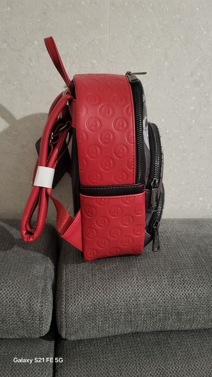 Sac à dos loungefly marvel avengers neuf - photo numéro 3
