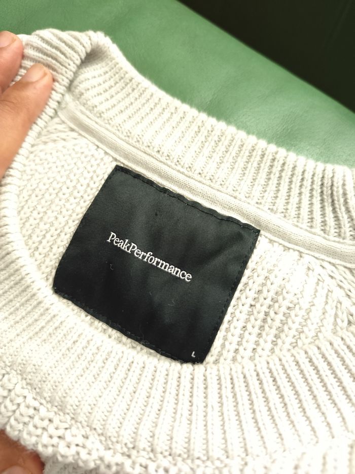 Pull de la marque Peak Performance taille L. Comme neuf. - photo numéro 4