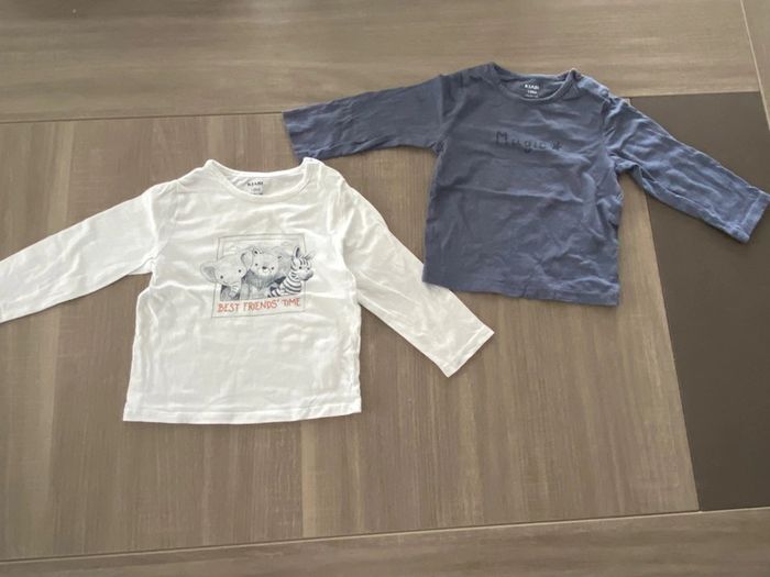 Lot 2 tee shirts manches longues kiabi 18 mois