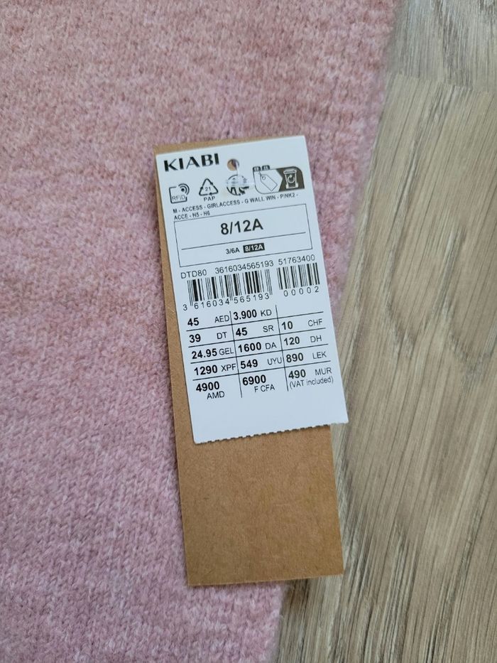 Tour de cou rose - photo numéro 2