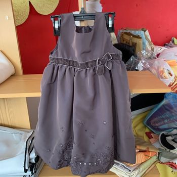 Robe  chic 23 mois  état neuf