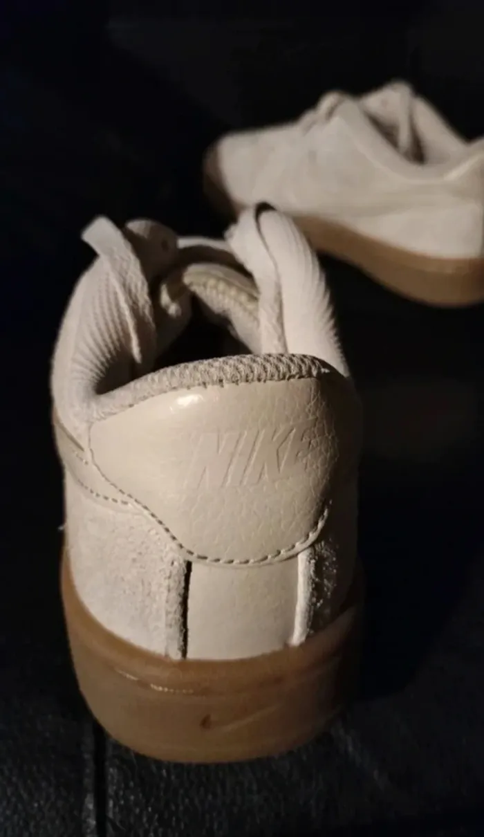 Baskets Nike crème/blanc cassé - photo numéro 13
