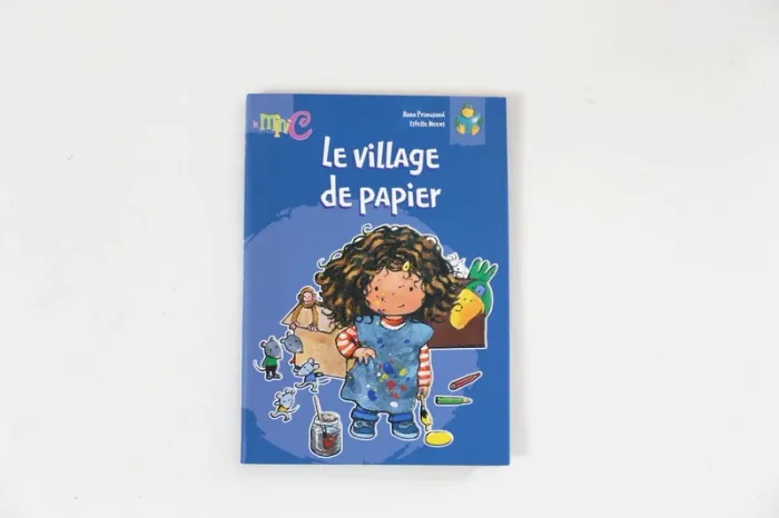 Livre "Le village de papier" collection La mini C.