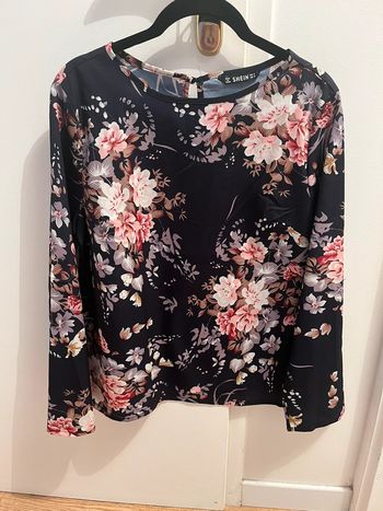 Blouse fleurie taille M.