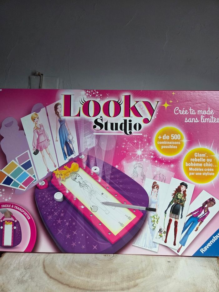 Looky Studio Ravensburger