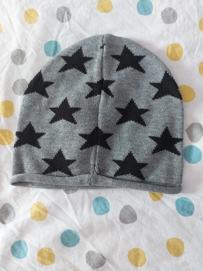 Bonnet à étoiles 110/128 4/8ans - photo numéro 2