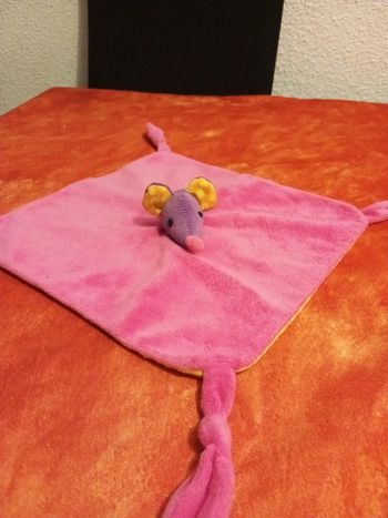 Doudou plat carré souris violette