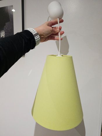 Suspension abat-jour conique – Jaune pâle / vert anis – Très bon état