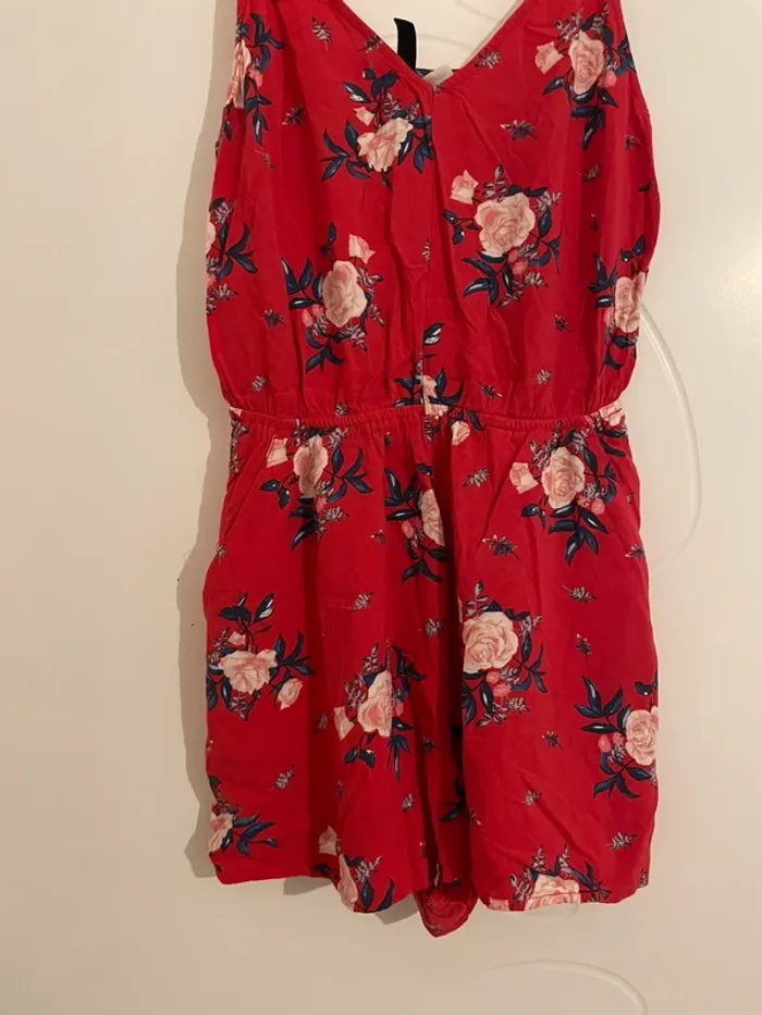 Combishort H&M à fleurs rose et bleu taille 38 - Idéal été - photo numéro 3