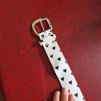 105cm ceinture blanche à cœur noir