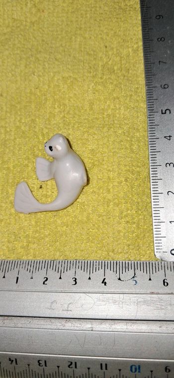 Pokemon figurine