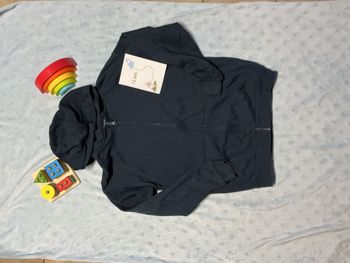 gilet zippé à capuche avec poches marine primark 12/13 ans