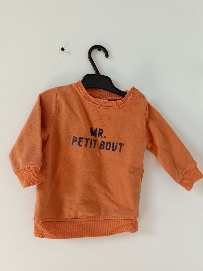 Pull orange tape a l'oeil 6 mois
