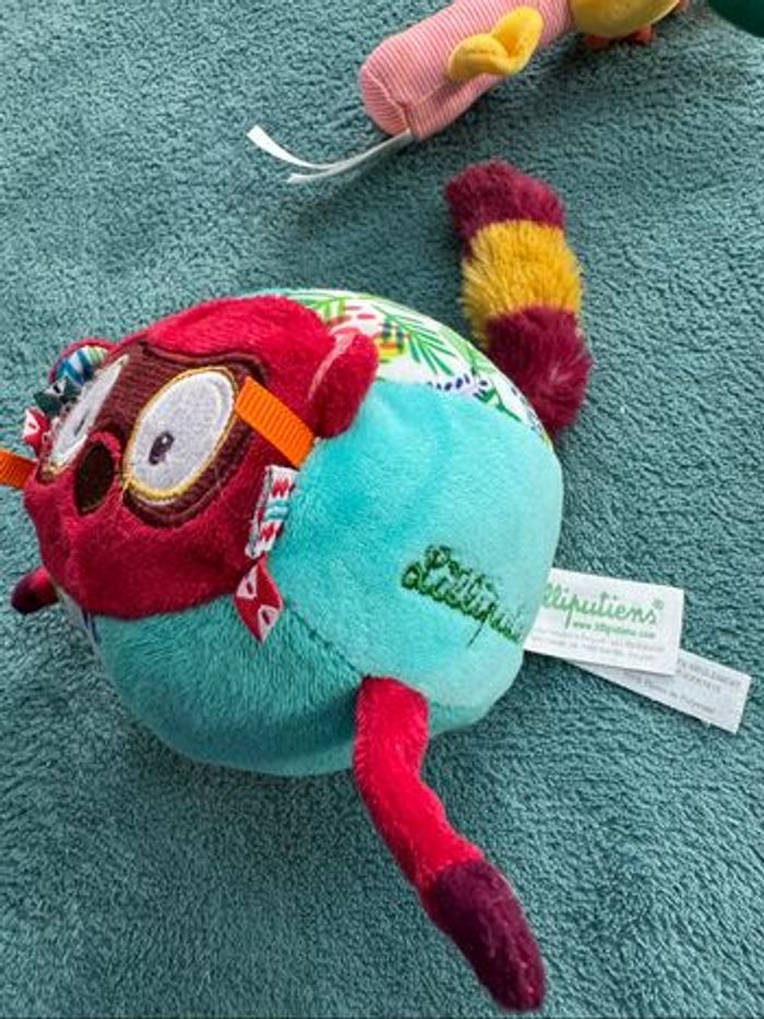 3 hochets peluches Moulin Roty et Lilliputiens - photo numéro 4