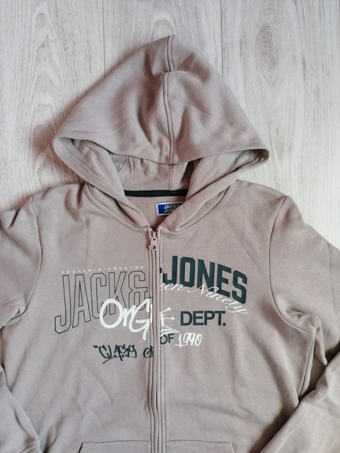 Sweat à capuche Jack&Jones 
Doublé polaire
Taille 16 ans
Neuf juste lavé - photo numéro 2