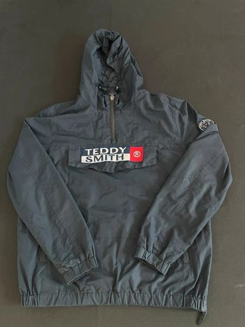 Coupé vent Teddy Smith