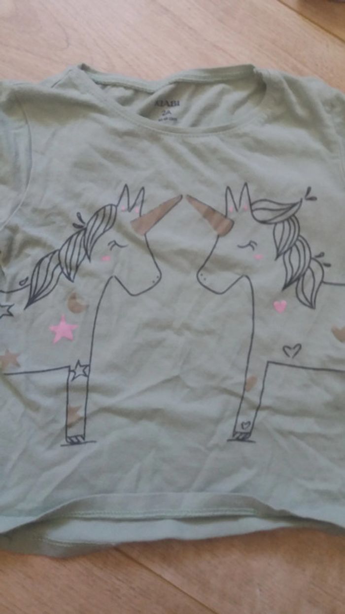 Tee shirt licornes 2 ans