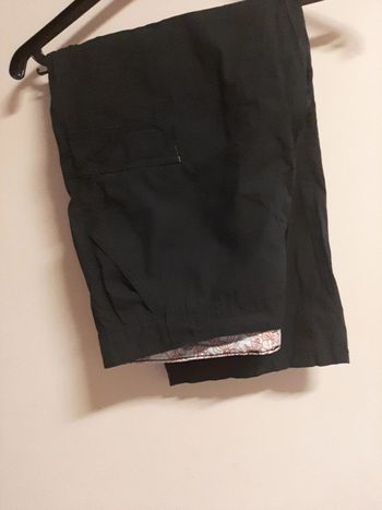 Pantacourt noir taille 46