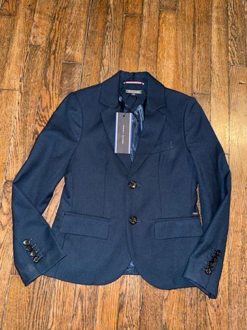blazer Tommy Hilfiger 8 ans neuf avec étiquette (149 euros)