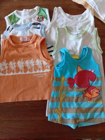 Lot de 6hauys sans manches taille 6 mois