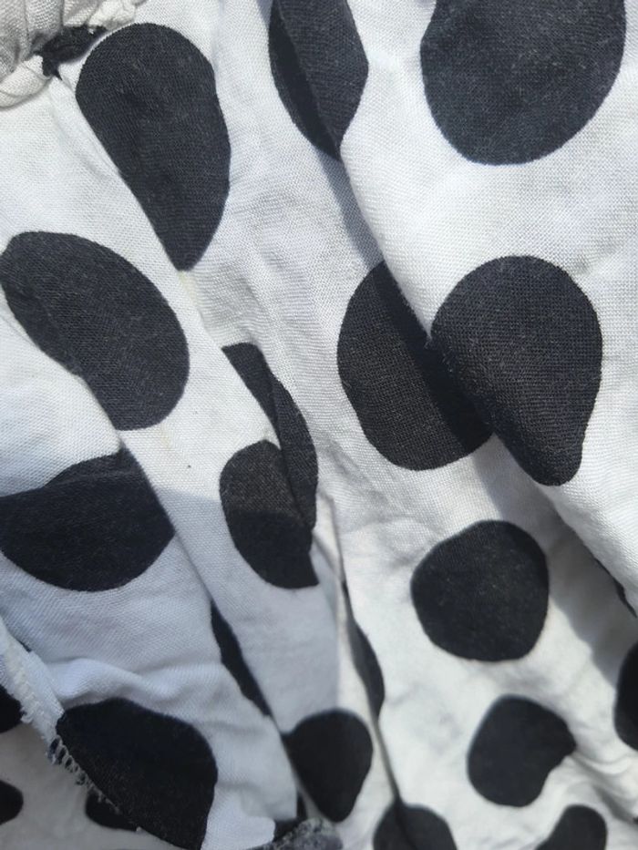 Robe blanche à gros poids noir - photo numéro 2