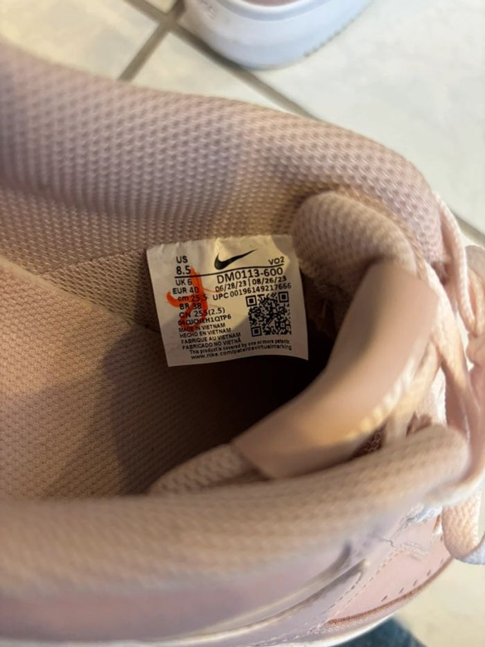 Basket Nike rose - photo numéro 3