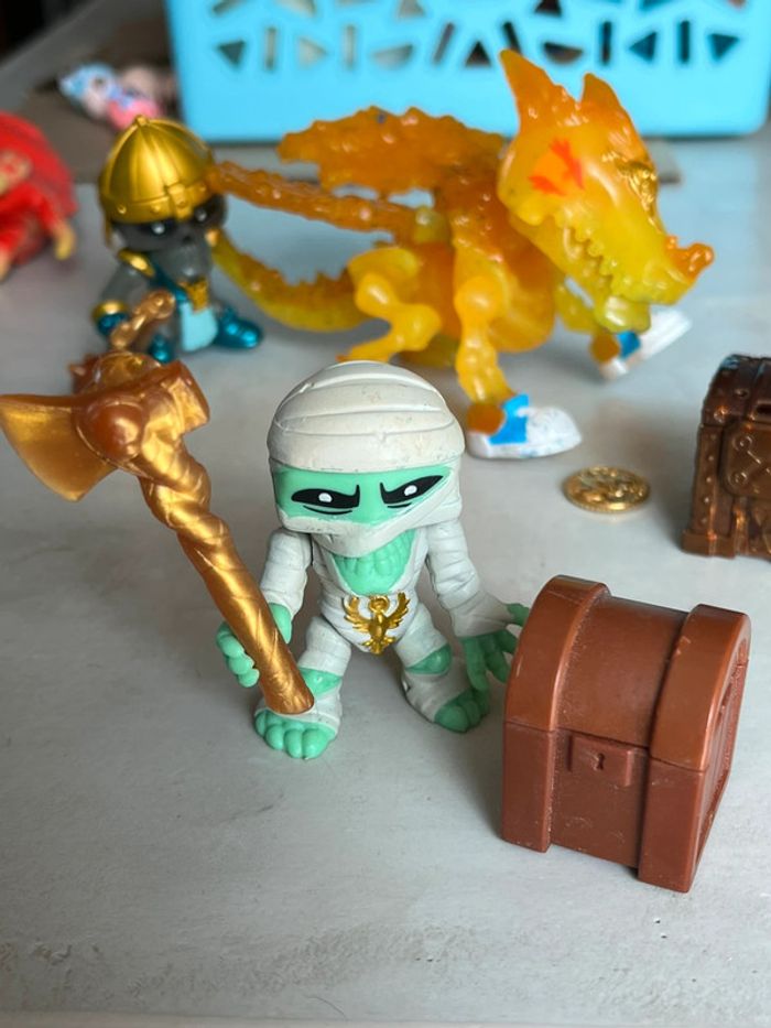 Figurine, trésor, X. La momie