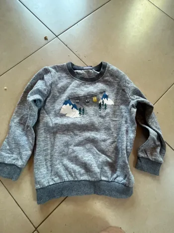 Pull taille 5-6 ans