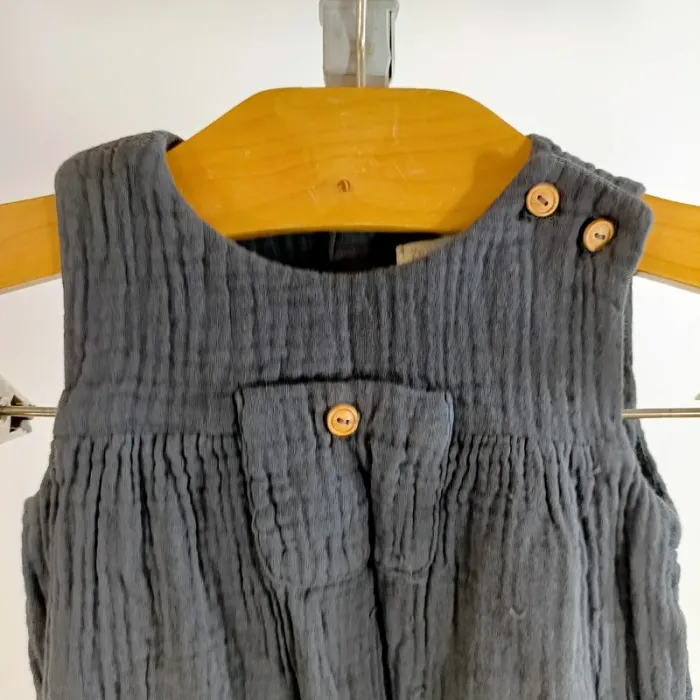 Combinaison bébé gaze de coton Zara 1/3 mois gris anthracite unisexe – boutons bois A1286 - photo numéro 2
